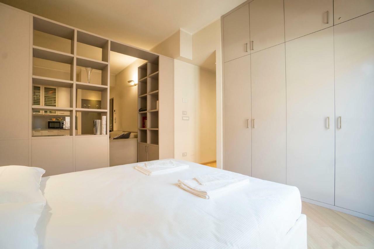 Bologna Elegance Apartment Bagian luar foto